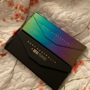 QUAY AUSTRALIA X DESI PERKINS LMTD ED TRI FOLD